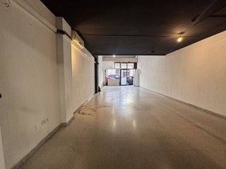 Local comercial en alquiler en El Camp de l'Arpa del Clot en Barcelona