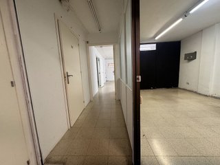 Local comercial en alquiler en El Camp de l'Arpa del Clot en Barcelona