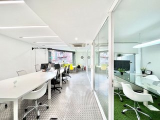 Oficina en alquiler en La Salut en Barcelona