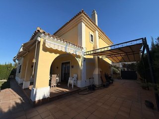 Chalet en venta en Montequinto en Dos Hermanas