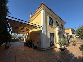 Chalet en venta en Montequinto en Dos Hermanas