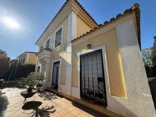 Chalet en venta en Montequinto en Dos Hermanas