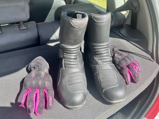 Botas Moto TCX Talla 40 + Guantes Talla M
