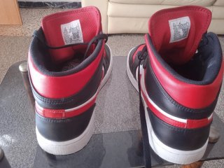 Zapatillas Jordan Hombre Negras y Rojas