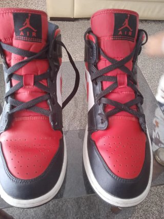 Zapatillas Jordan Hombre Negras y Rojas
