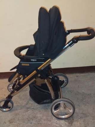 Carro de bebé negro