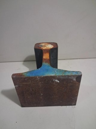Yunque o carril de metal