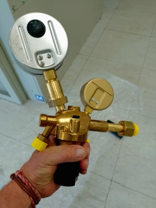 Manómetros de precisión Messer e Wika