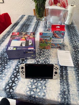 Nintendo Switch OLED Blanca + 2 Juegos