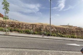 Terreno en venta en Zubia (La)