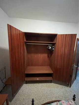 Armario ropero madera maciza compacto