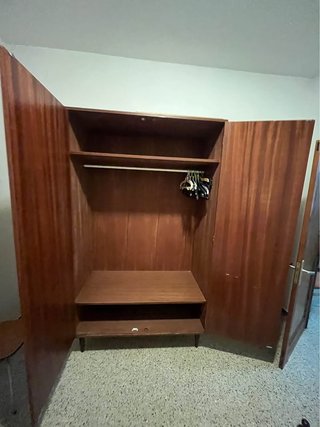 Armario ropero madera maciza compacto