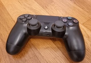 Consola PS4 + 3 Juegos + Cargador Dual