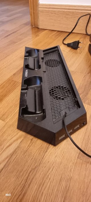 Consola PS4 + 3 Juegos + Cargador Dual