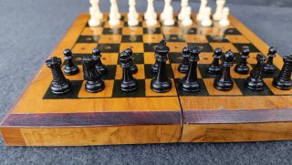 Scacchi portatili per non vedenti