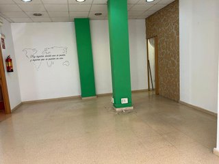 Local comercial en alquiler en Centre - Eixample – Can Llobet – Can Serra en Barbera del Vallès