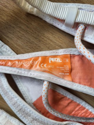 Arnés Petzl Whisper L ultraligero