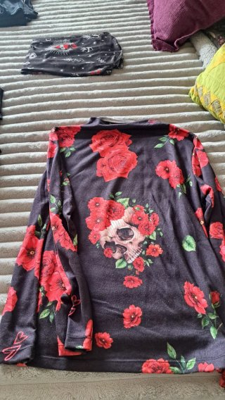 Camiseta Aire Retro Flores Rojas Talla Única