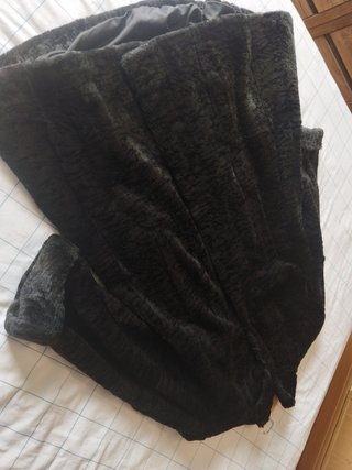 Abrigo de mutón negro