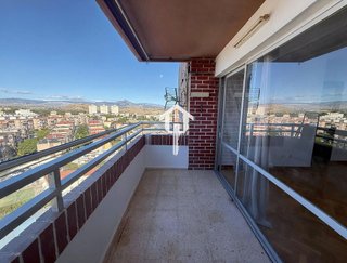 Piso en venta en Juan XXIII en Alicante