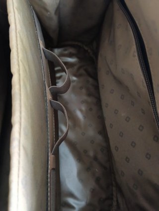 Neceser de viaje negro y beige