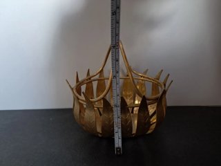 Cesta de bronce con asas
