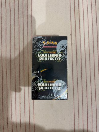 Caja Sobres Pokémon cartas Equilibrio Perfecto