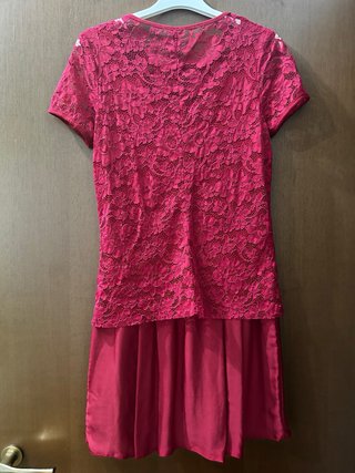 Abito pizzo e raso rosso. Perfette condizioni