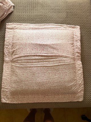 Colcha pique y cojín del corte inglés