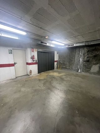 Garaje en venta en Eixample Nord – La Devesa en Girona