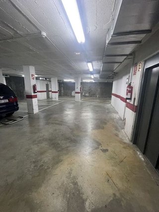 Garaje en venta en Eixample Nord – La Devesa en Girona