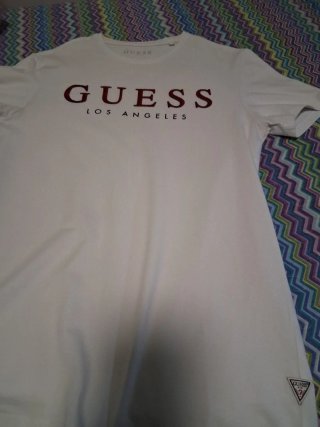 Camiseta Guess Blanca Logo Los Angeles,Slim fit.