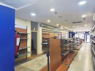 Local comercial en alquiler en Los Remedios en Sevilla