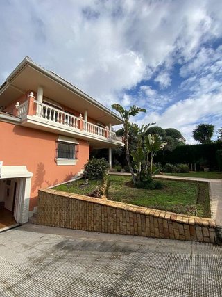 Chalet en venta en Montequinto en Dos Hermanas