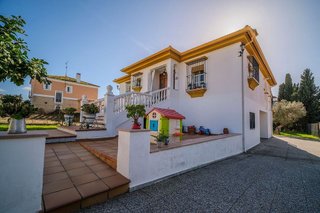 Chalet en venta en Montequinto en Dos Hermanas