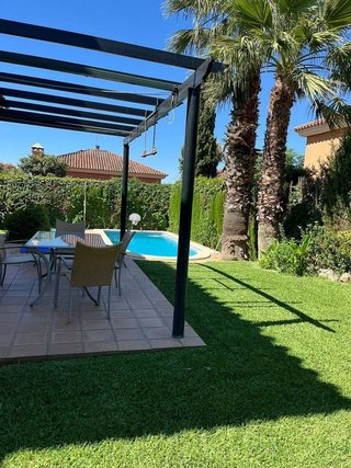 Chalet en venta en Gelves