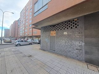 Local comercial en venta en Gamonal en Burgos