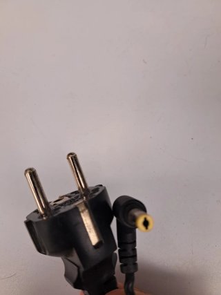 Cargador de 19 V y 3,43 A