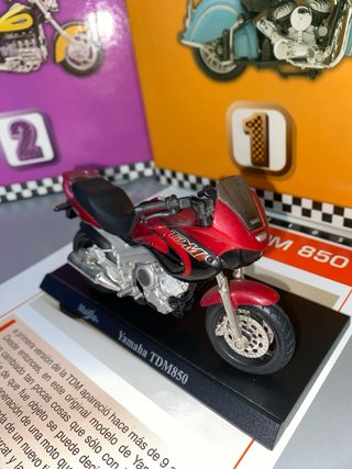 Maisto Yamaha TDM850 Réplica a Escala