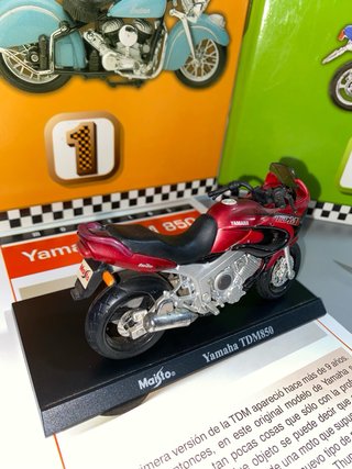 Maisto Yamaha TDM850 Réplica a Escala