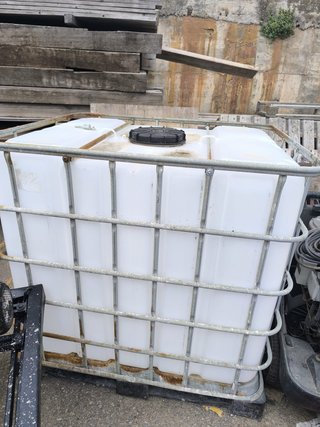 Depósitos IBC / GRG 1000L Jaula Metálica