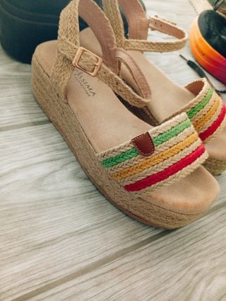 Sandalias cuña niña/mujer beige multicolor