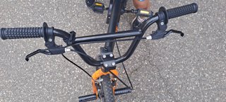 Bicicleta BMX Naranja y Negra