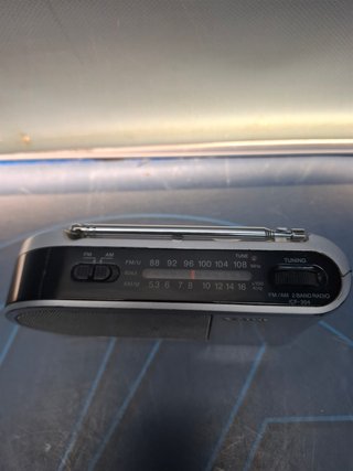 Radio Sony ICF-404L Plata