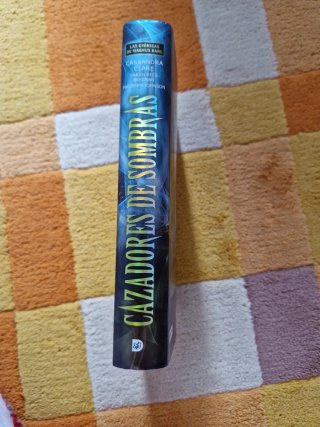 Libro CAZADORES DE SOMBRAS