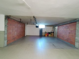 Garaje en venta en L'Eixample en Figueres