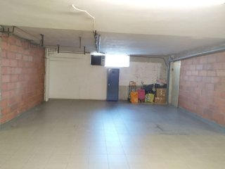 Garaje en venta en L'Eixample en Figueres