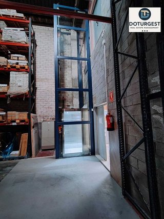 Nave industrial en alquiler en El Bon Pastor en Barcelona