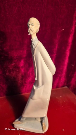 Figura Lladro Médico Porcelana