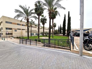 Oficina en alquiler en Poniente-Norte - Miralbaida - Parque Azahara en Córdoba